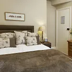 ホテル Falcon Manor 4*