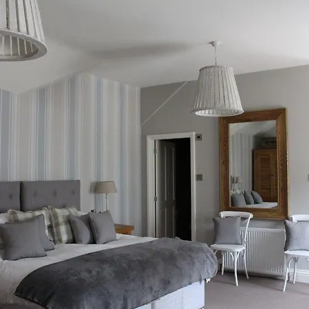 Отель Falcon Manor Сеттл