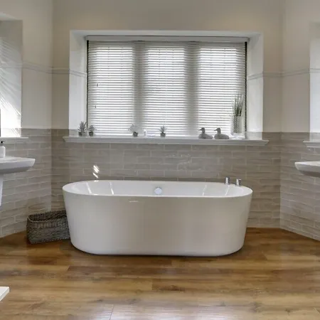 Falcon Manor Отель