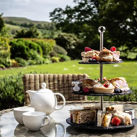 Falcon Manor 4* Settle