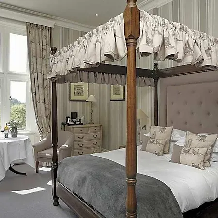 Hotel Falcon Manor 4*