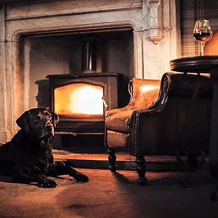 Falcon Manor 4* Settle