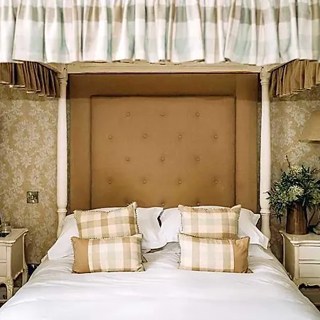 Falcon Manor Hotel Settle