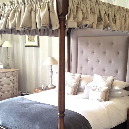 Falcon Manor Settle