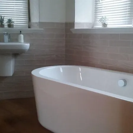 Falcon Manor 4*