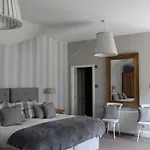 Hotel Falcon Manor 4*