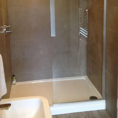 Falcon Manor 4*