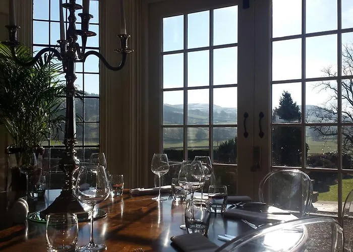 Hotel Falcon Manor 4*