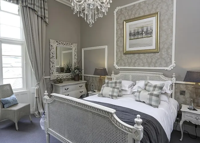 Hotel Falcon Manor 4*