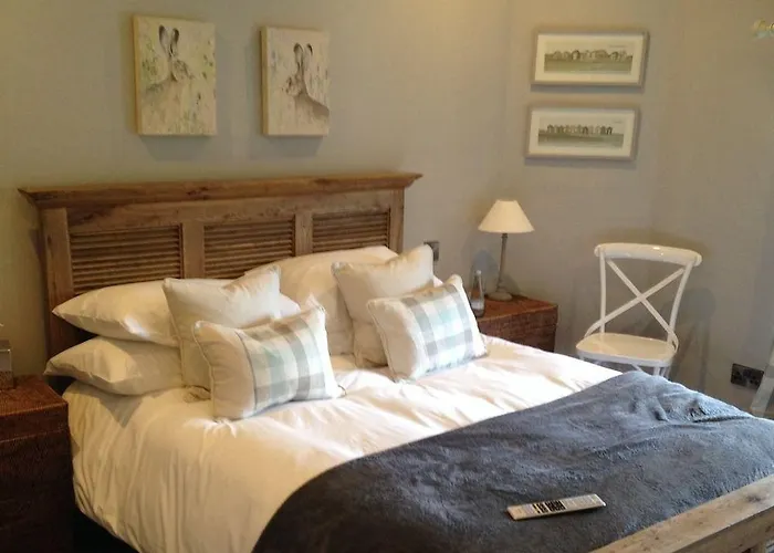 Falcon Manor Hotel 4*